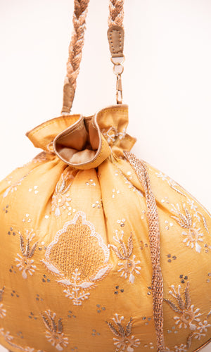 Chikankari Batua with Mukaish work